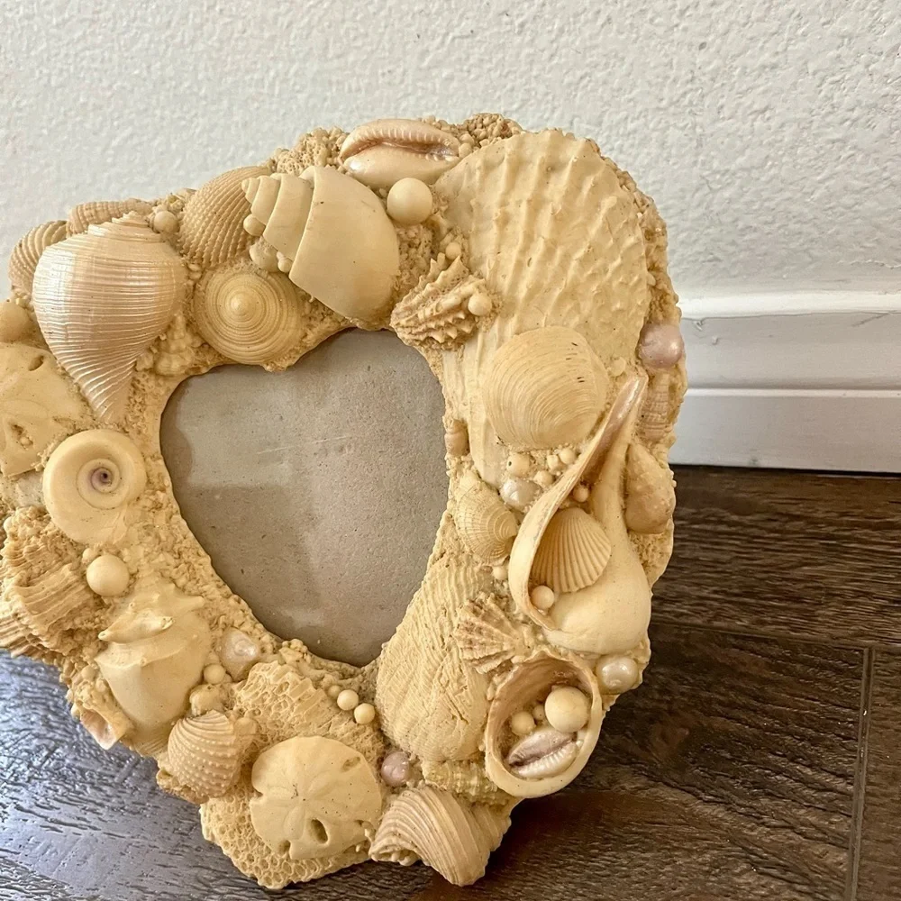 Seashell Heart-Shaped Photo Frame 7/8 inch